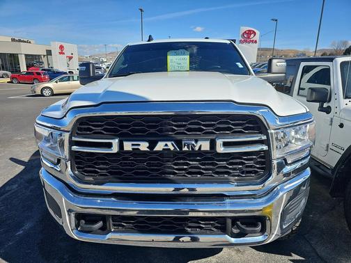 2024 RAM 3500 Tradesman Crew Cab 4x4 8' Box