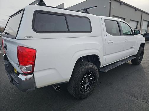 2016 Toyota Tacoma SR
