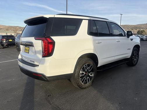 2024 GMC Yukon 4WD AT4