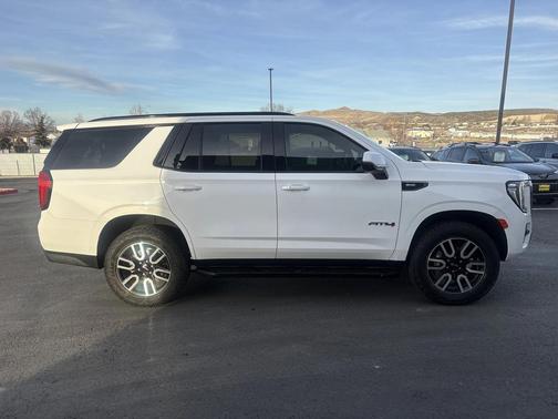 2024 GMC Yukon 4WD AT4