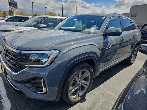 Opal White Pearl 2024 Volkswagen Atlas Cross Sport 2.0T SEL
