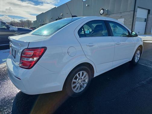 2017 Chevrolet Sonic LT