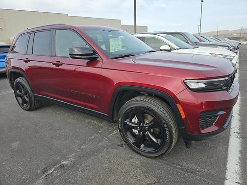 2023 Jeep Grand Cherokee Altitude