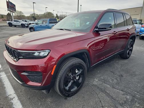 2023 Jeep Grand Cherokee Altitude