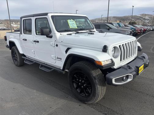 2023 Jeep Gladiator Overland