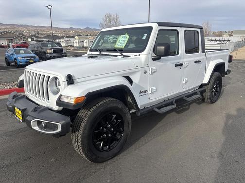 2023 Jeep Gladiator Overland