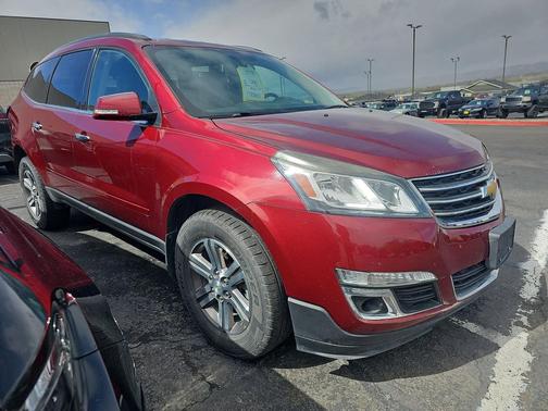 Siren Red Tintcoat 2017 Chevrolet Traverse 1LT