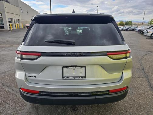 2024 Jeep Grand Cherokee Altitude