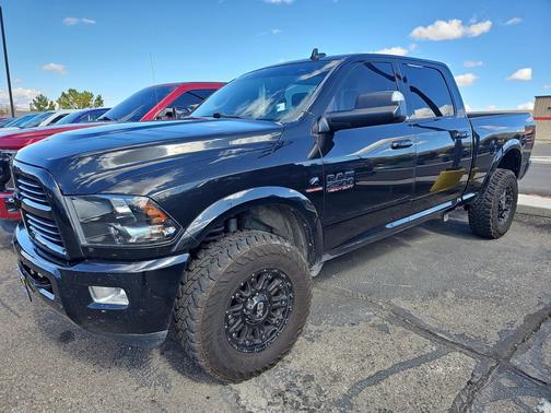 2017 RAM 2500 Big Horn Crew Cab 4x4 6'4' Box
