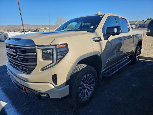 2023 GMC Sierra 1500 AT4