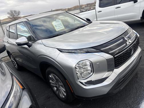 2025 Mitsubishi Outlander ES 2.5 S-AWC