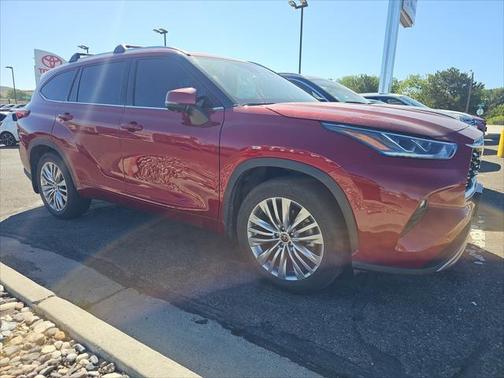2023 Toyota Highlander Platinum