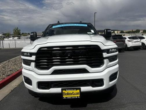 Bright White Clearcoat 2026 RAM 2500 Big Horn Crew Cab 4x4 6'4' Box