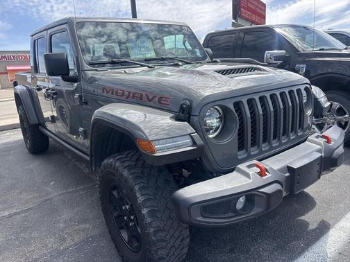 Sting-Gray Clearcoat 2022 Jeep Gladiator Mojave 4x4