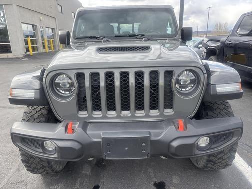 Sting-Gray Clearcoat 2022 Jeep Gladiator Mojave 4x4