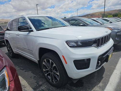 Bright White Clearcoat 2025 Jeep Grand Cherokee Overland