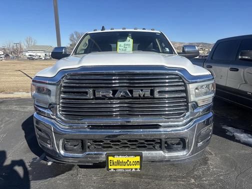 2019 RAM 3500 Laramie Crew Cab 4x4 8' Box