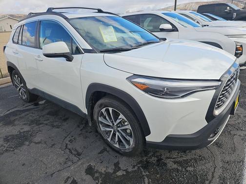 2024 Toyota Corolla Cross XLE