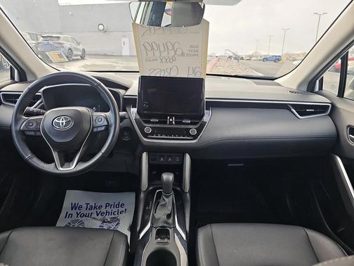 2024 Toyota Corolla Cross XLE