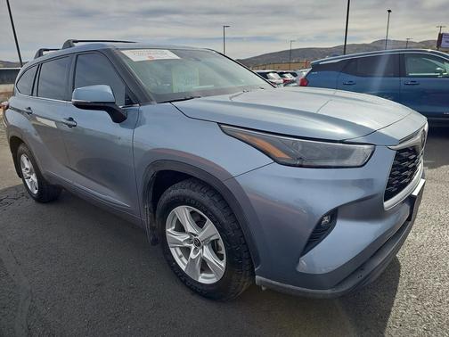 2022 Toyota Highlander LE