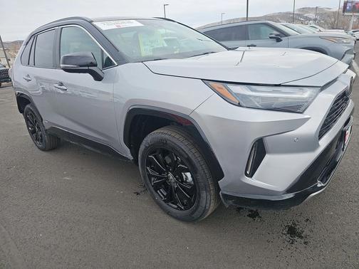 2025 Toyota RAV4 Hybrid SE