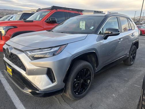 2025 Toyota RAV4 Hybrid SE