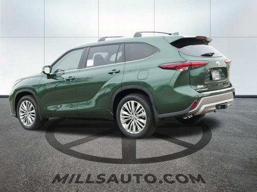 2025 Toyota Highlander Platinum