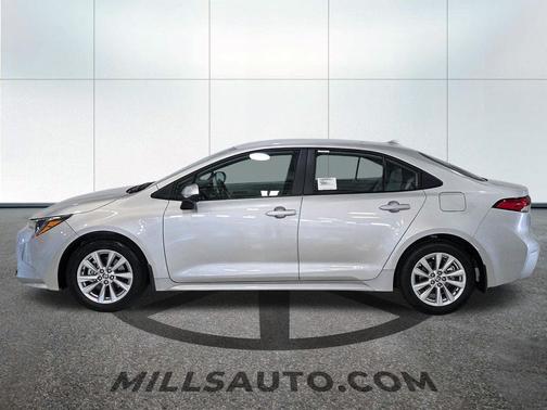 Met 2026 Toyota Corolla LE