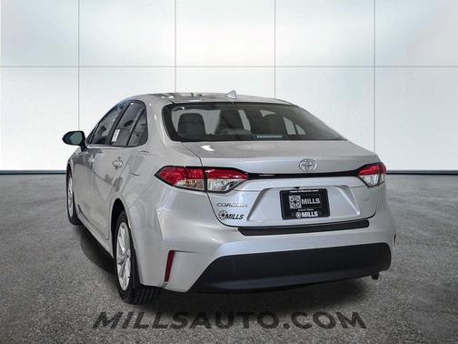 Met 2026 Toyota Corolla LE