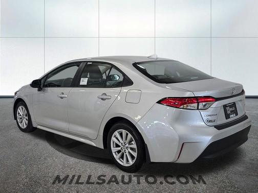 Met 2026 Toyota Corolla LE