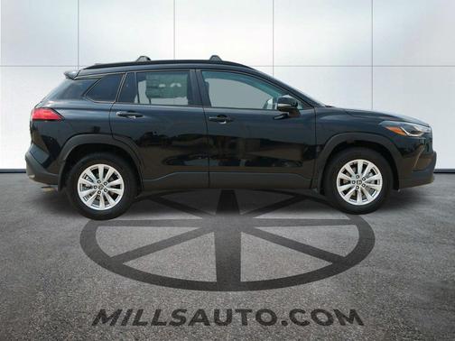 2025 Toyota Corolla Cross LE