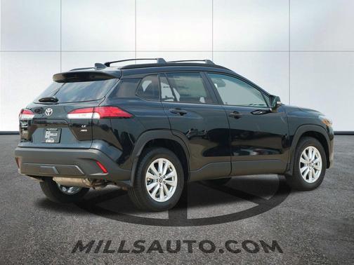 2025 Toyota Corolla Cross LE