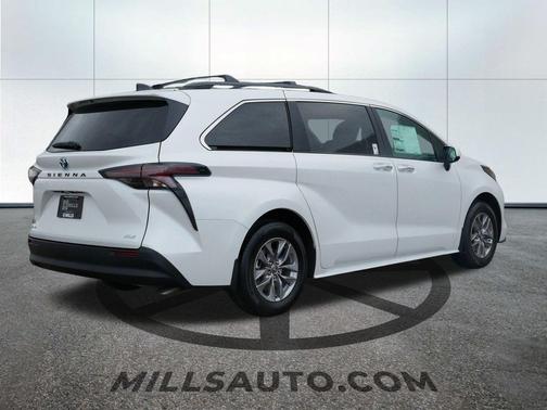 2025 Toyota Sienna XLE