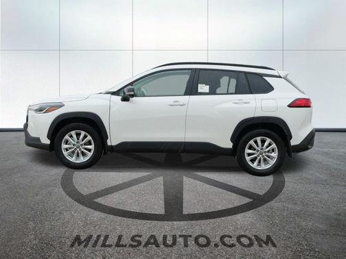 2025 Toyota Corolla Cross LE