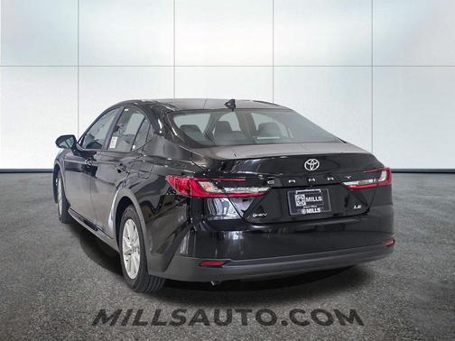 Met 2026 Toyota Camry LE