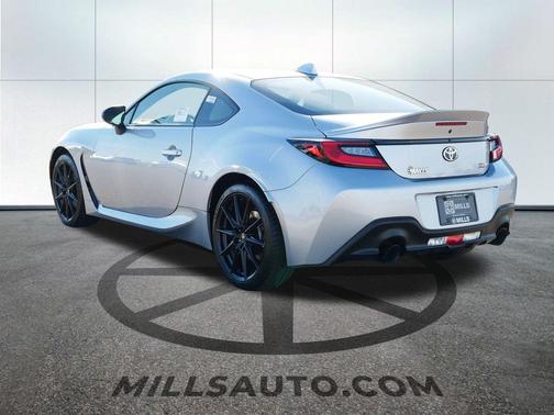 2025 Toyota GR86 Premium