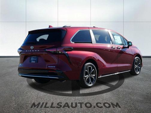 2025 Toyota Sienna Platinum