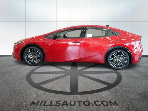 2025 Toyota Prius XLE