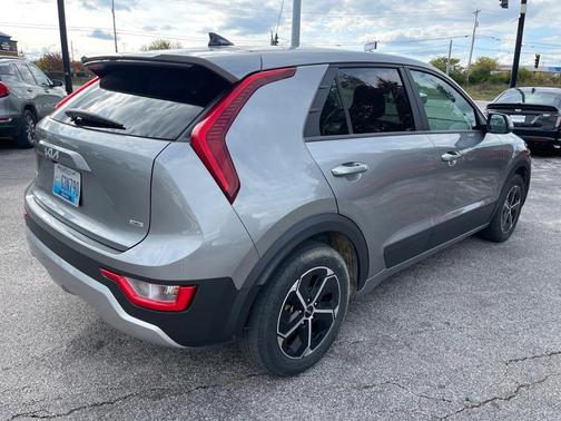 2023 Kia Niro LX