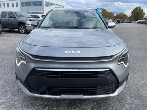 2023 Kia Niro LX