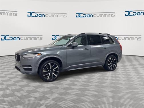 2018 Volvo XC90 T6 Momentum