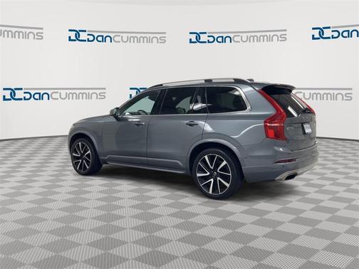 2018 Volvo XC90 T6 Momentum