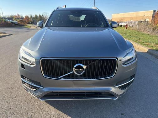 2018 Volvo XC90 T6 Momentum