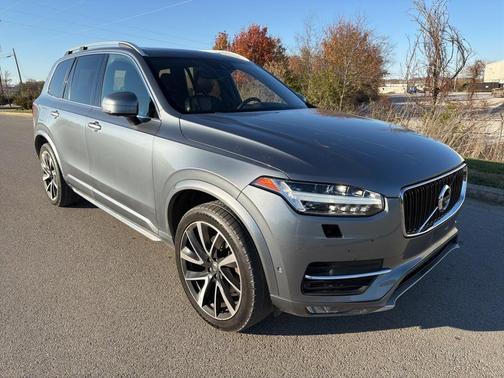 2018 Volvo XC90 T6 Momentum