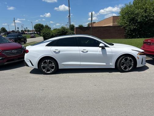 2022 Kia K5 EX