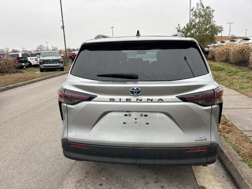 2024 Toyota Sienna XLE