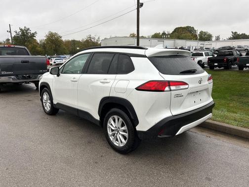 2024 Toyota Corolla Cross LE