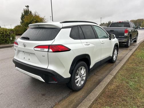 2024 Toyota Corolla Cross LE