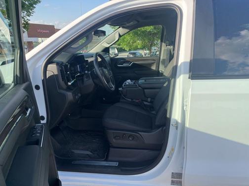 Summit White 2024 Chevrolet Silverado 1500 LT