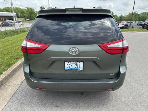 2019 Toyota Sienna XLE